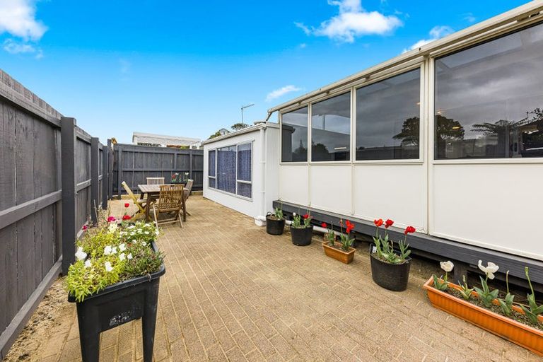 Photo of property in 1/18 Matipo Road, Te Atatu Peninsula, Auckland, 0610