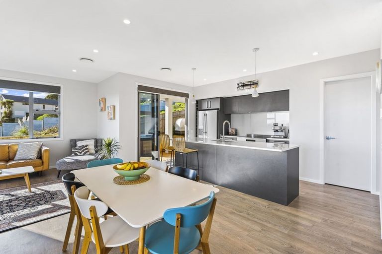 Photo of property in 99 Kakariki Grove, Waikanae, 5036