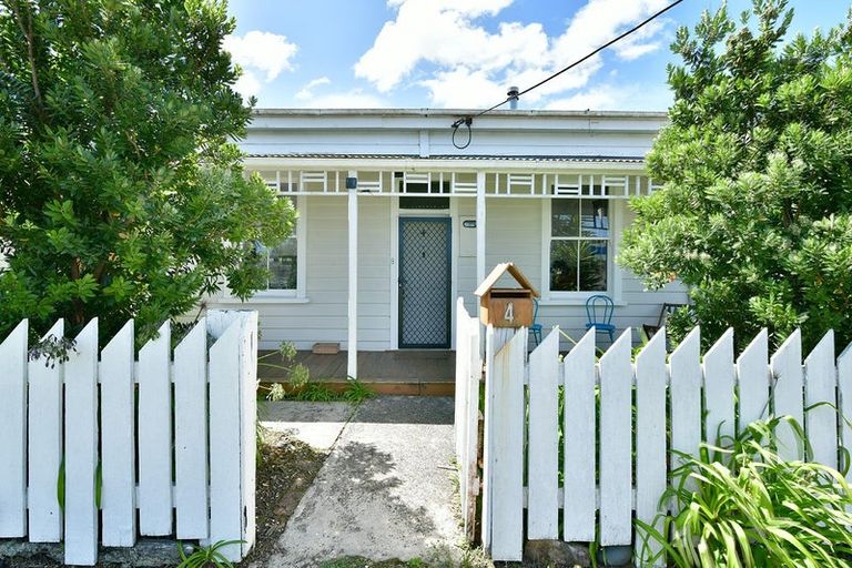 Photo of property in 4 Stewart Street, Helensville, 0800