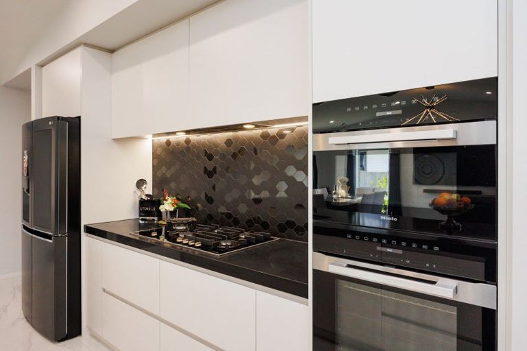 Photo of property in 9 Ivy Lane, Kelvin Grove, Palmerston North, 4414