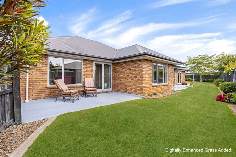 Photo of property in 7 Goldie Place, Rolleston, 7614