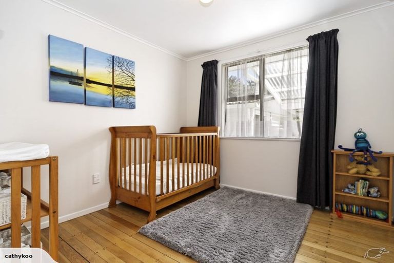 Photo of property in 10 Nicolas Avenue, Glen Eden, Auckland, 0602