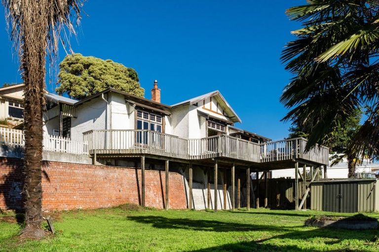 Photo of property in 33 Seapoint Road, Bluff Hill, Napier, 4110