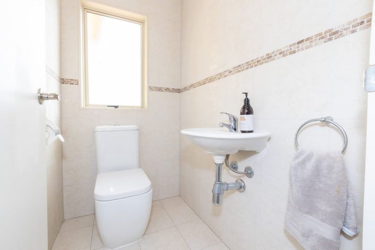 Photo of property in 40 Monte Cassino Place, Birkdale, Auckland, 0626