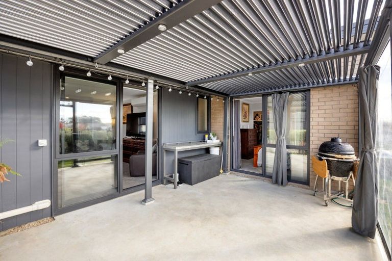 Photo of property in 881a Whangaparaoa Road, Manly, 0930