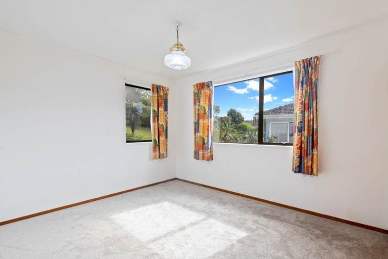 Photo of property in 76 Powrie Street, Glenfield, Auckland, 0629