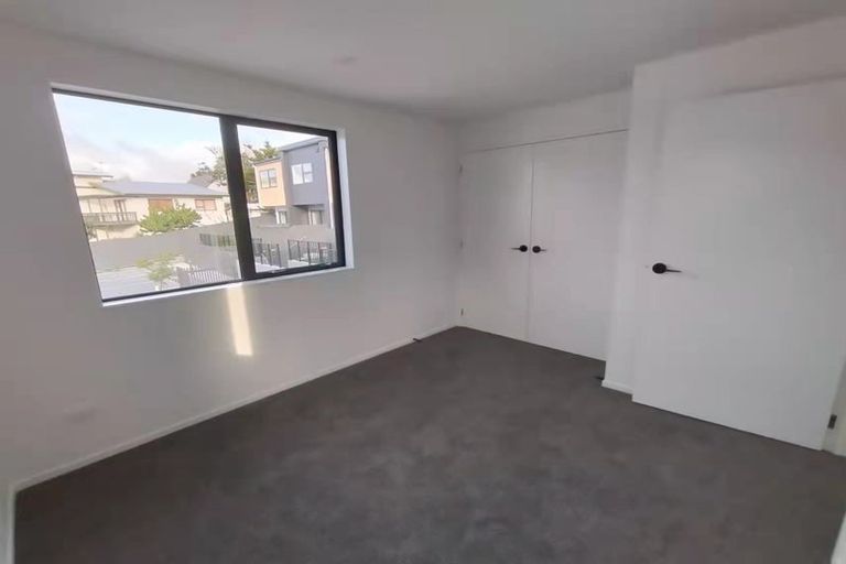 Photo of property in 4/13 Grove Lane, Pakuranga, Auckland, 2010