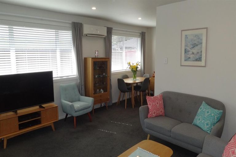 Photo of property in 2/444 Harewood Road, Harewood, Christchurch, 8051