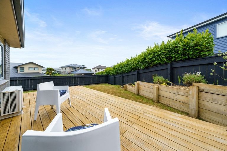 Photo of property in 5 Cresswell Place, Johnsonville, Wellington, 6037