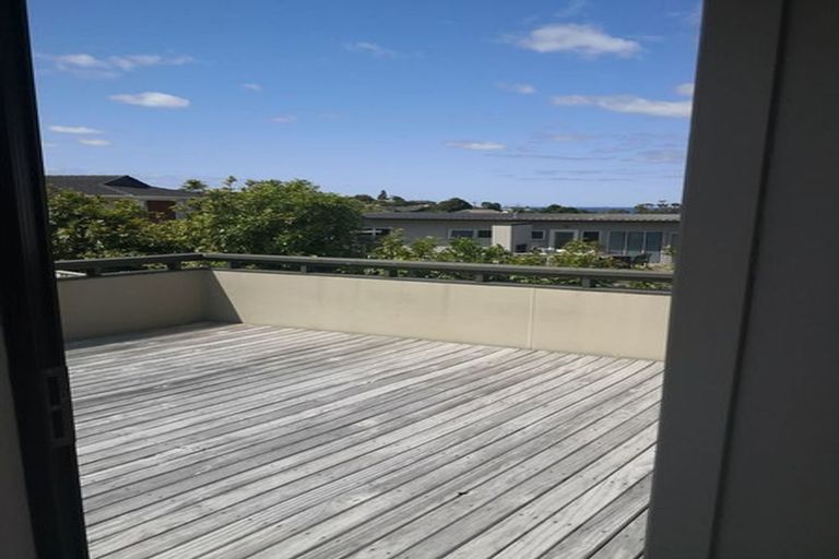 Photo of property in 2/8 Theodora Place, Mairangi Bay, Auckland, 0630
