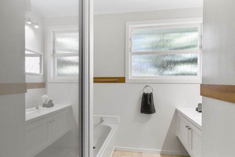 Photo of property in 18 Voltaire Street, Karori, Wellington, 6012