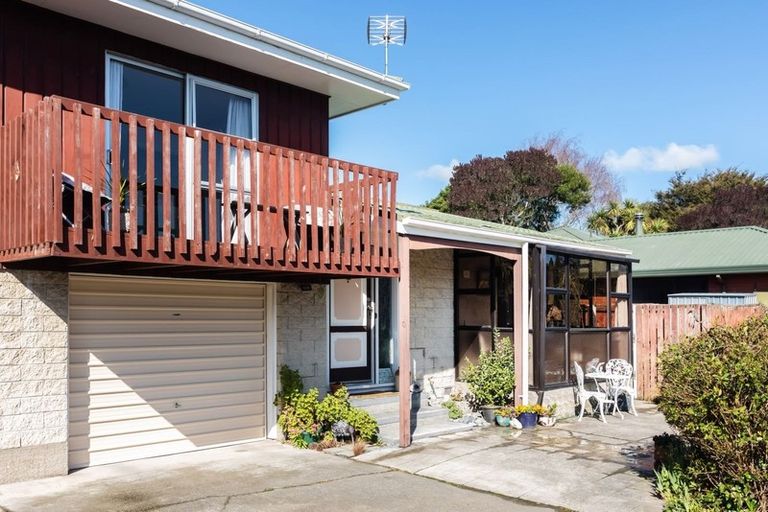 Photo of property in 1/11 Esher Place, Saint Martins, Christchurch, 8022