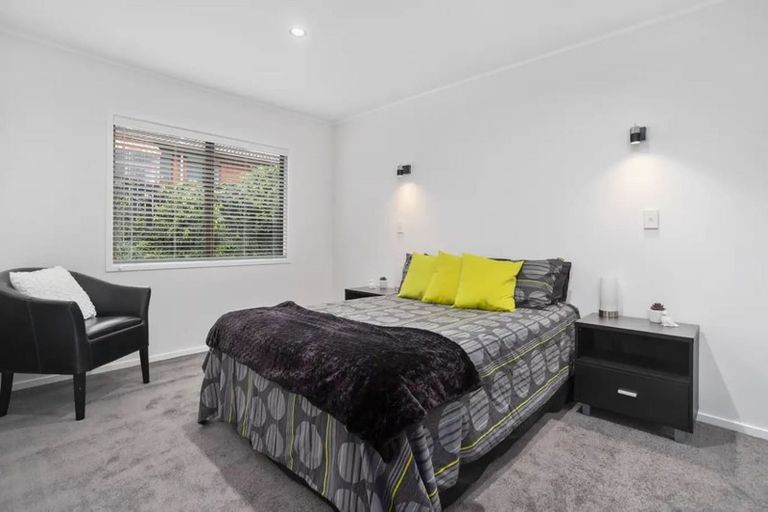 Photo of property in 303a/2 Great North Road, Henderson, Auckland, 0612