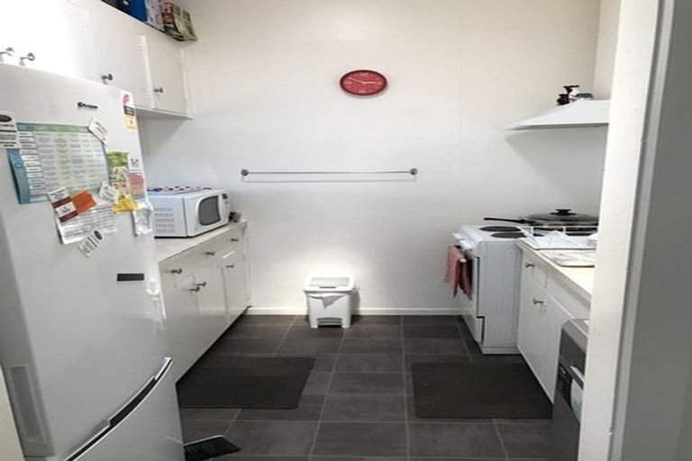 Photo of property in 4/124 Campbell Street, Karori, Wellington, 6012