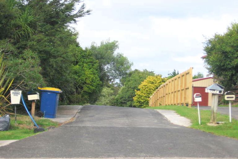 Photo of property in 120g Rosier Road, Glen Eden, Auckland, 0602