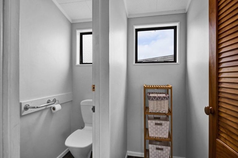 Photo of property in 11 County Drive, Hawera, 4610