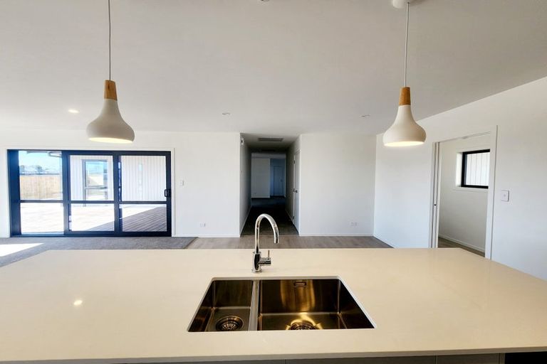 Photo of property in 5 Thorn Place, Levin, 5510