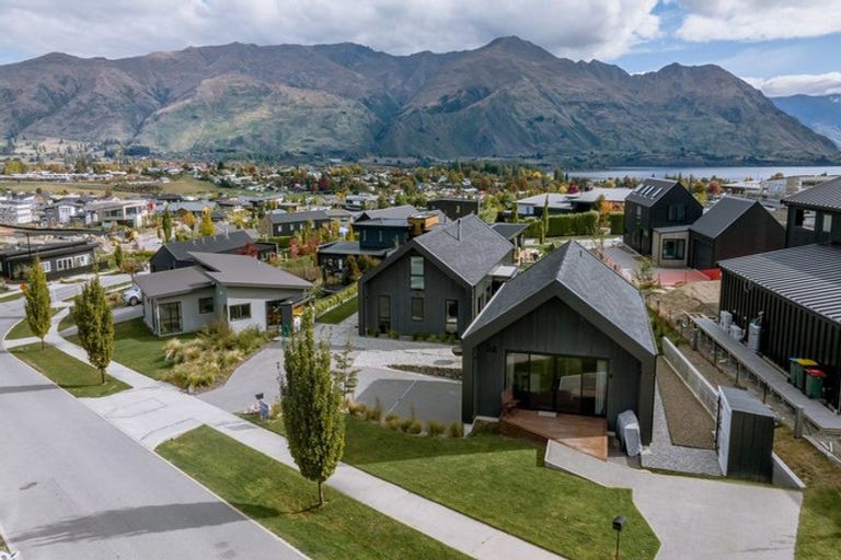 Photo of property in 5 Mills Road, Wanaka, 9305