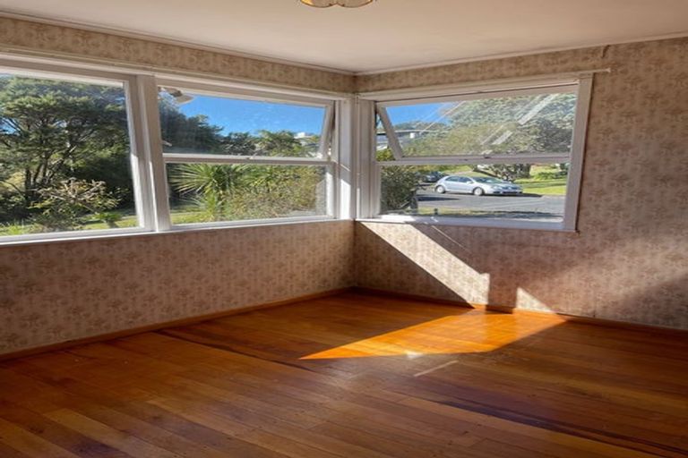 Photo of property in 16 Madison Place, Forrest Hill, Auckland, 0620
