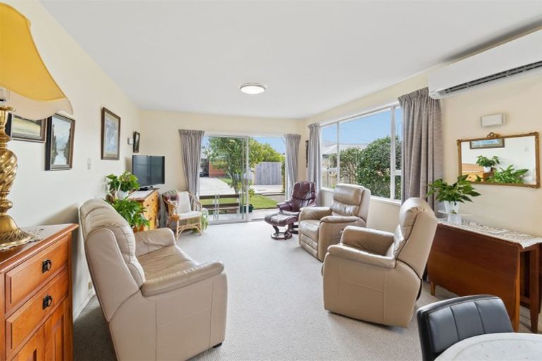 Photo of property in 115a Wilsons Road, Saint Martins, Christchurch, 8022