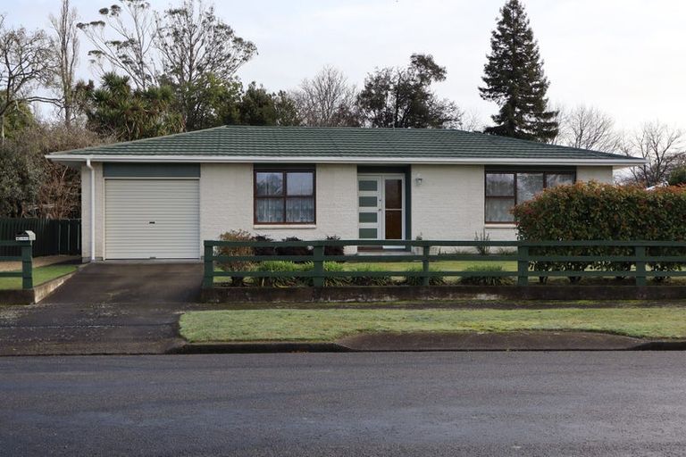 Photo of property in 4 Chamberlain Road, Masterton, 5810