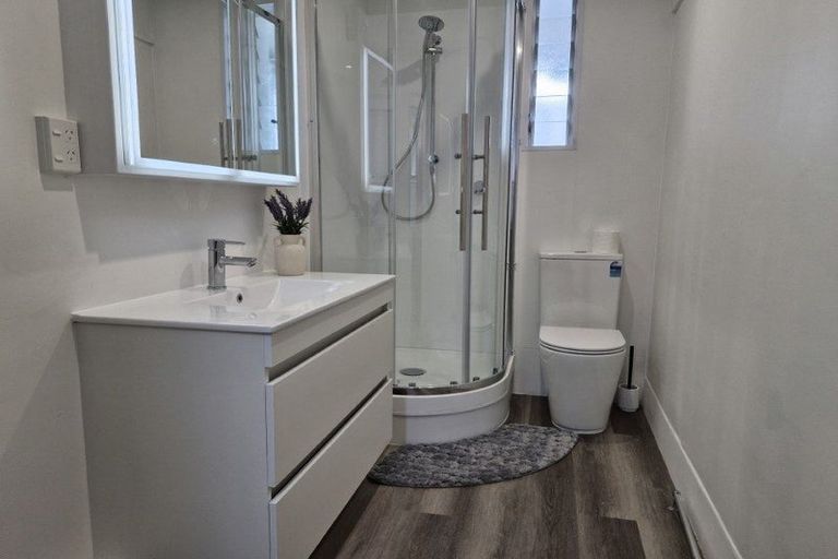 Photo of property in Devonport Apartments, 39/127 Saint Aubyn Street, New Plymouth, 4310