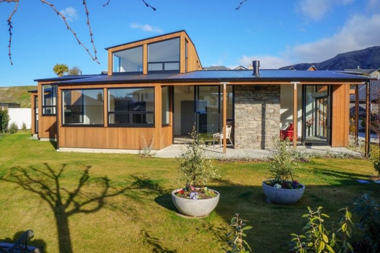 Photo of property in 39 Hyland Street, Wanaka, 9305