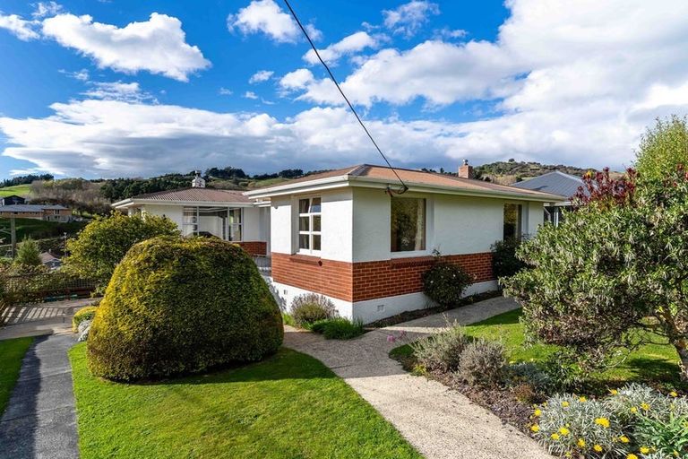 Photo of property in 18 Weir Street, Green Island, Dunedin, 9018