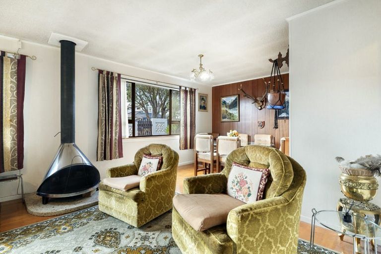 Photo of property in 16 Spencer Road, Pinehill, Auckland, 0632