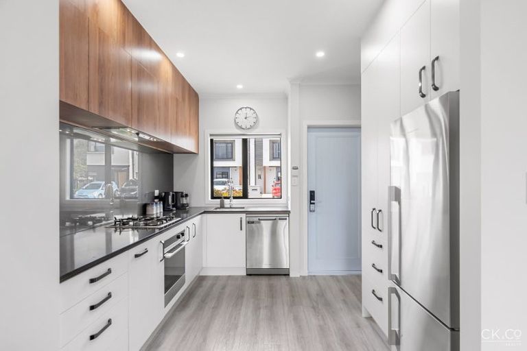 Photo of property in 8 Josland Lane, Wallaceville, Upper Hutt, 5018