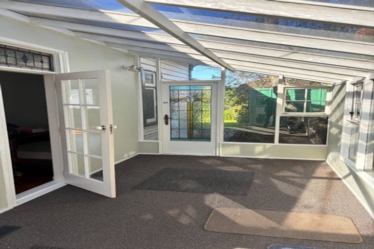 Photo of property in 2 Torless Terrace, Thorndon, Wellington, 6011