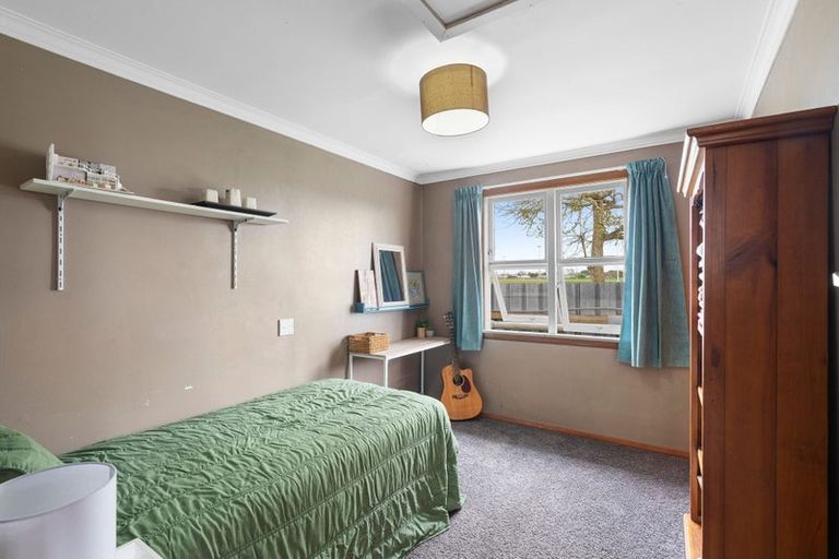 Photo of property in 2 Quinn Road, Levin, 5510