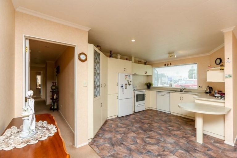 Photo of property in 38 Tukapa Street, Westown, New Plymouth, 4310