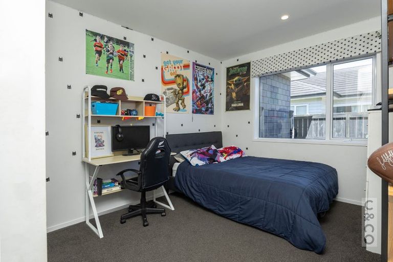 Photo of property in 77a Pohutukawa Parade, Riverhead, 0820