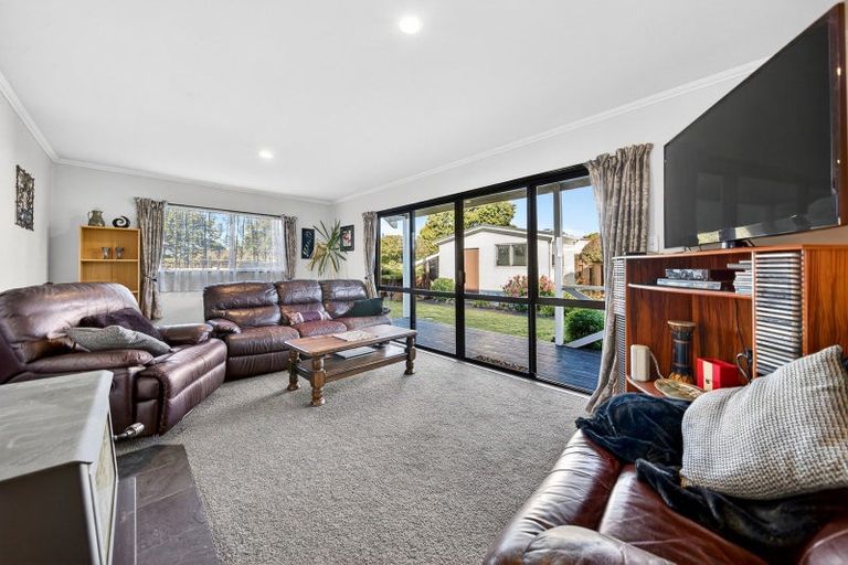 Photo of property in 1a Hornsby Street, Carterton, 5713