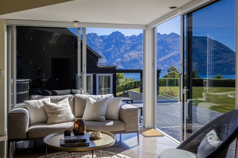 Photo of property in 11 Carlin Creek Drive, Drift Bay, Queenstown, 9371