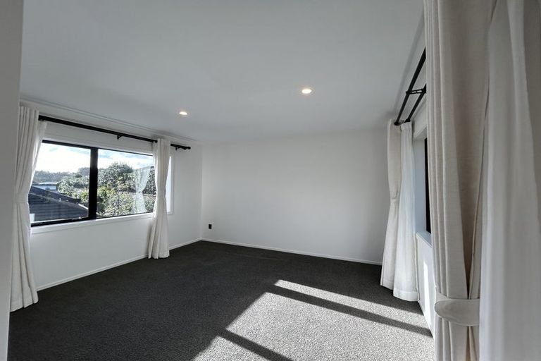 Photo of property in 4 Flavell Drive, Orewa, 0931