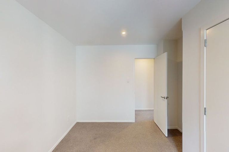 Photo of property in 25f2 Kitchener Terrace, Johnsonville, Wellington, 6037