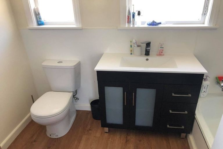 Photo of property in 117 Hine Road, Wainuiomata, Lower Hutt, 5014