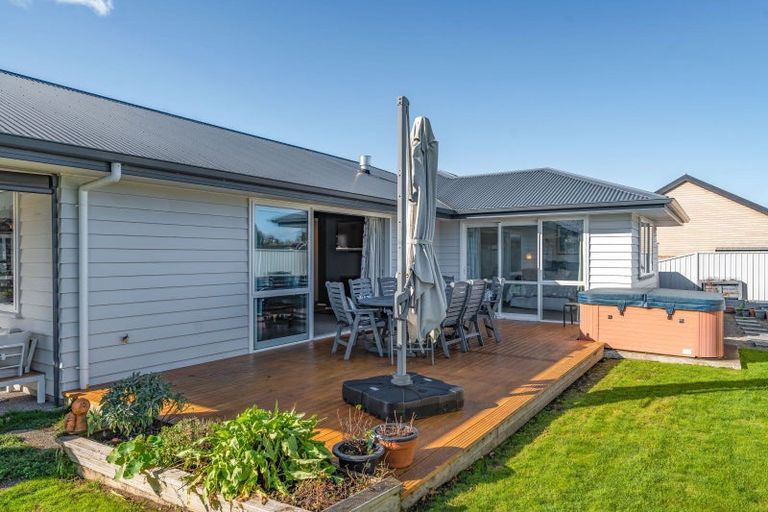 Photo of property in 32 Westwood Avenue, Greytown, 5712