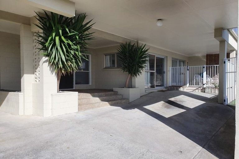 Photo of property in 3 Moera Place, Stanmore Bay, Whangaparaoa, 0932