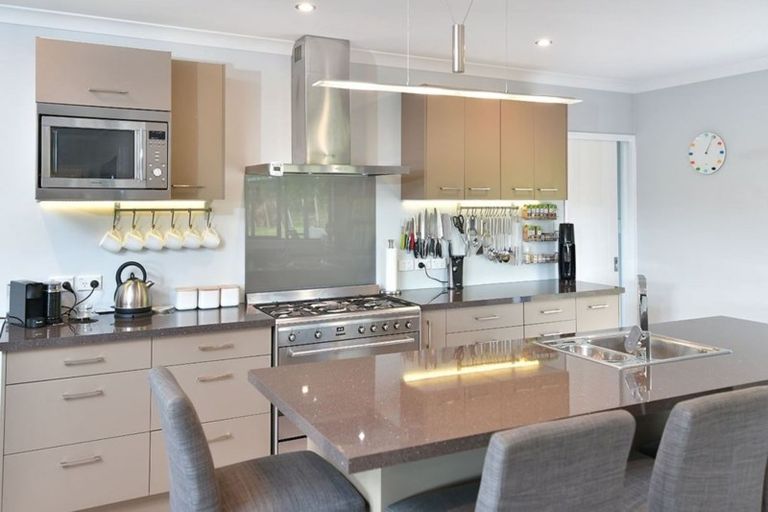 Photo of property in 141 Mangakura Road, Helensville, 0875