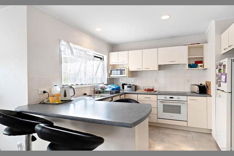 Photo of property in 20 Ransom Smyth Drive, Goodwood Heights, Auckland, 2105