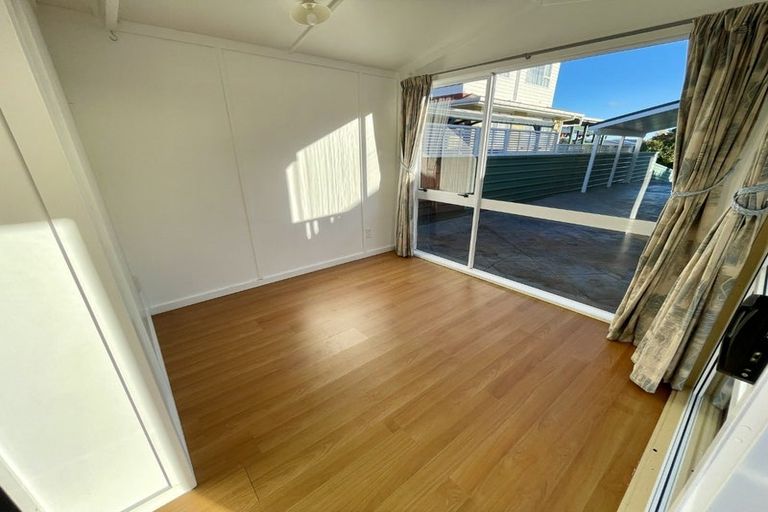 Photo of property in 8 Tacoma Drive, Totara Park, Upper Hutt, 5018