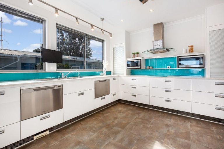 Photo of property in 56 Wharemauku Road, Raumati Beach, Paraparaumu, 5032