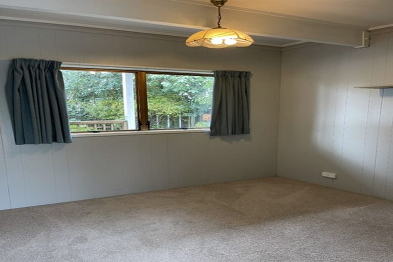 Photo of property in 36 Graham Avenue, Te Atatu Peninsula, Auckland, 0610