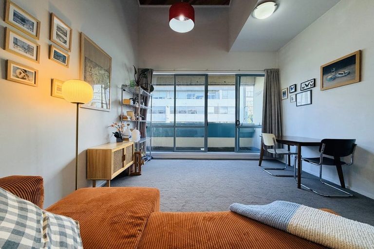 Photo of property in Metro Apartments, 7/220 Thorndon Quay, Pipitea, Wellington, 6011