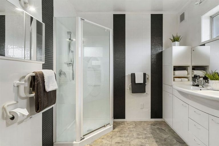 Photo of property in 316 Hurstmere Road, Takapuna, Auckland, 0622
