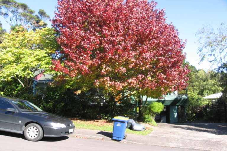 Photo of property in 51 Onedin Place, Titirangi, Auckland, 0604