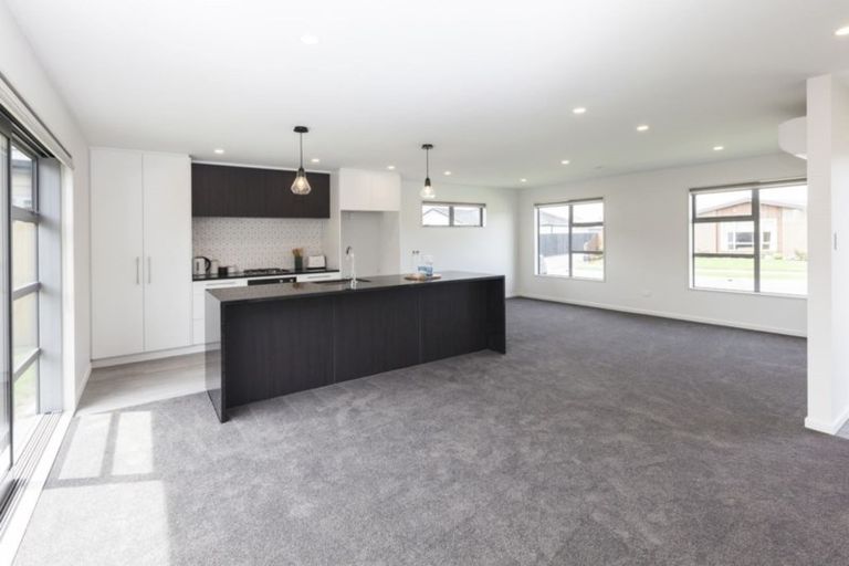 Photo of property in 10 Ciaran Close, Broomfield, Christchurch, 8042